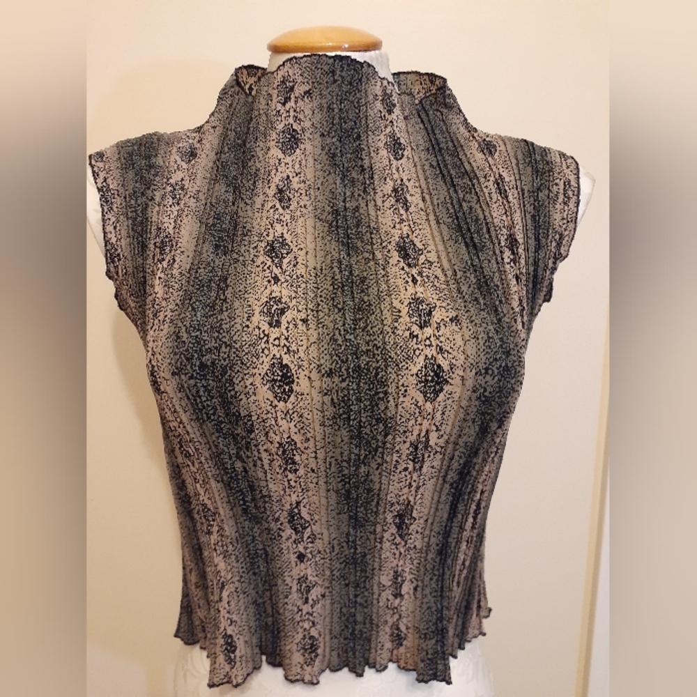 NICOLA High Neck Sleeveless Blouse